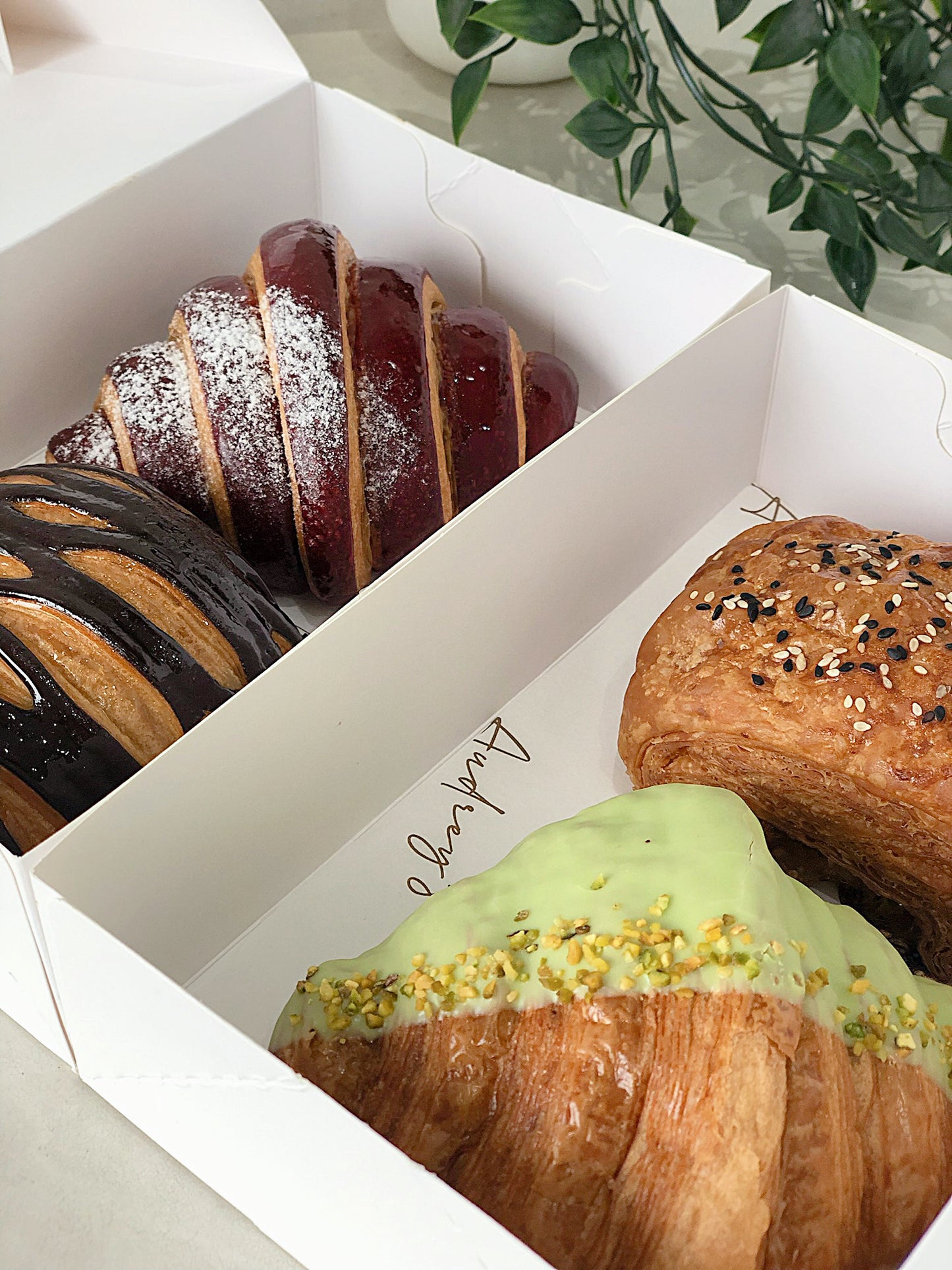 ASSORTED PASTRIES Box of 2 (Regular)